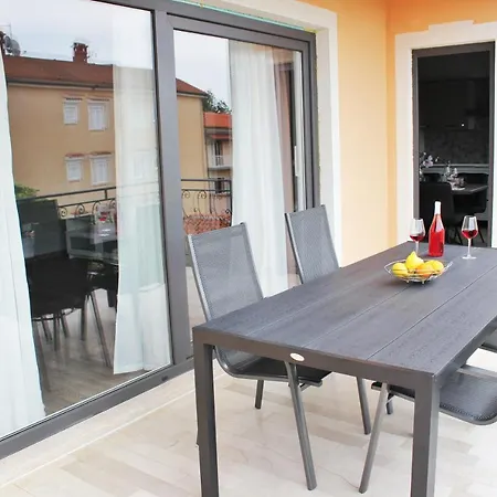 Apartment Zuzic *