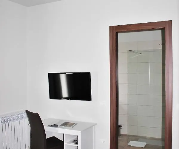 Zuzic Appartement *